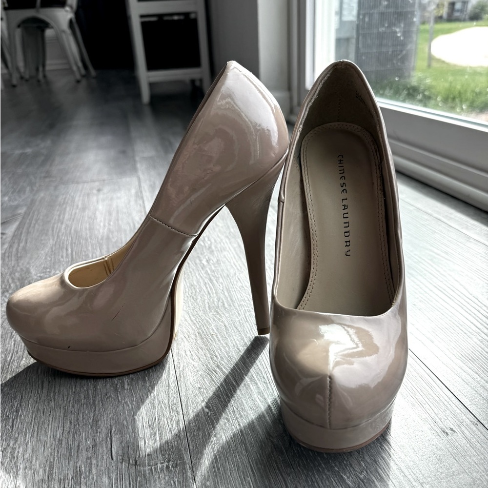 Chinese Laundry Nude Platform Pumps - Size 8.5